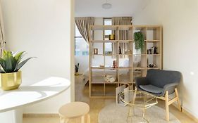 Bright And Spacious Loft By The Sea With Bomb Shelter